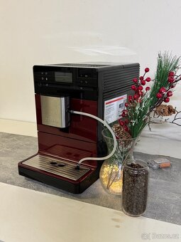 Kávovar Miele CM5300