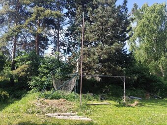 Prolézačka, rozhledna, workout. Železná konstrukce