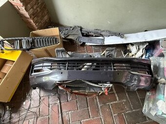 Přední nárazník BMW G30, komplet