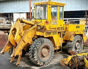Nakladač ZTS UNK 320