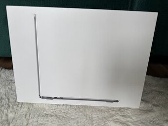MacBook Air m2 13,6