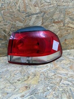 Prave zadni svetlo Vw Golf 6