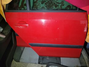 Pravé zadní dveře na škoda fabia 2 8151 combi
