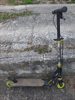 Dětská koloběžka z Decatlonu