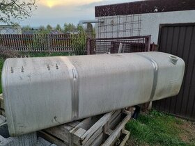 hliníkovou nádrž na DAF XF 106, objem 690litrů