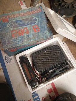Retro autorádio Tesla
