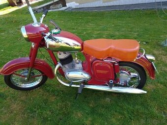 Jawa 250 kývačka