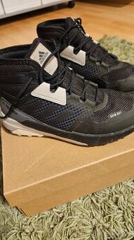 Trekingové voděodolné boty Adidas Terrex Mid 33,5