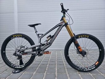 Downhill kolo YT Industries Tues CF Pro Race Carbon 27.5"