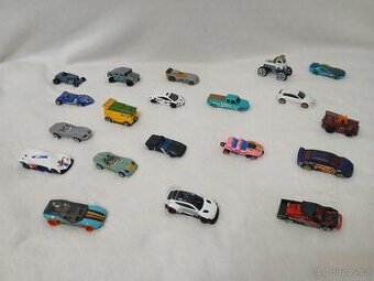 Hot wheels 7 x 20 autíček - rozbalené, nehrané Cena za 20