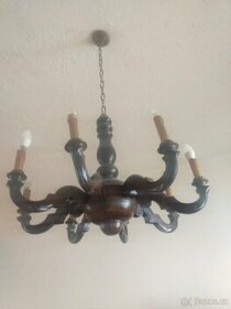 Starožitný dřevěný lustr