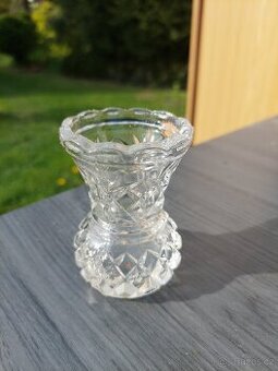 Malá vázička, čiré sklo 8cm