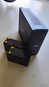 Záložní zdroj APC BACK UPS 900 PRO nové baterie