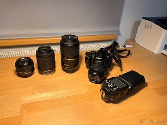 Set Nikon D3100 + 4 objektivy + příslušenství