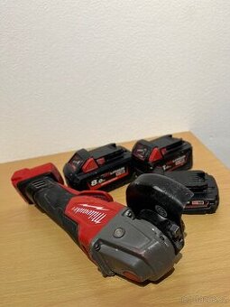 Milwaukee M18 bruska + 3× aku + nabíječka – rychlý prodej