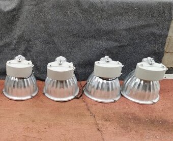 industriální lampa