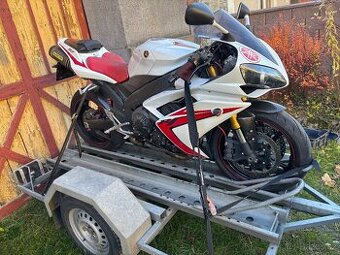 Rozprodam Yamaha R1 07-08 Rn19 na nahradni dily