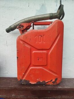 Kovový starý kanystr 10l