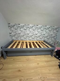 Postel s přistýlkou