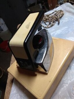 Cestovní žehlička