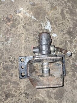 Automatický závěs