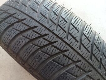 215/65 R17 BRIDGESTONE (0416)