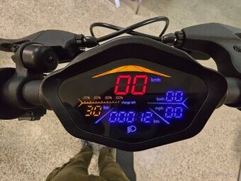 Elektrická koloběžka LAMBORGHINI nová