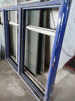 Okna fix, plastová, modrá 149x93. 8ks