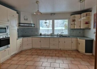 Prostorná venkovská linka se spotřebiči,6284