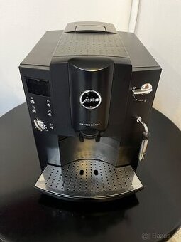 Kávovar Jura Impressa E10