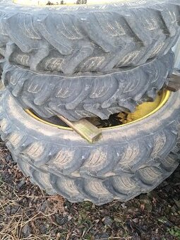 Kupim kultivacni Kola john deere