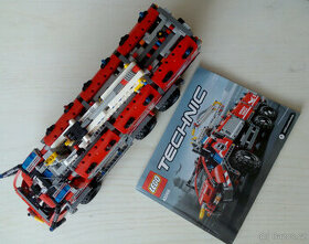 LEGO Technic 42068 Letištní záchranné vozidlo - 1