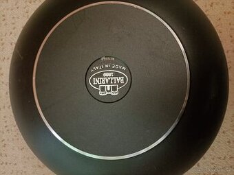 Pánev wok Ballarini