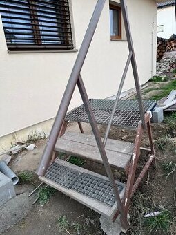 Schody na stavbu do domu - rezervace