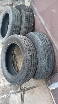 Pneu 165/65 R 15 - 1