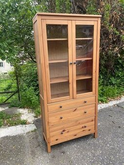Vitrína IKEA Hemnes - antik