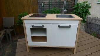 DĚTSKÁ KUCHYNKA SPORÁK +DŘEZ JAKO NOVÉ ASI IKEA - 1