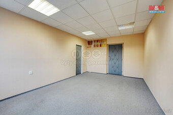 Pronájem kancelářského prostoru, 1096 m², Rokycany