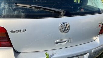 VW Golf IV páté dveře
