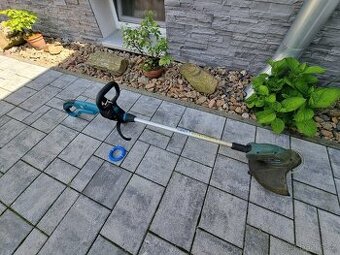 Makita aku strunová sekačka s nastavitelnou rukojetí DUR181