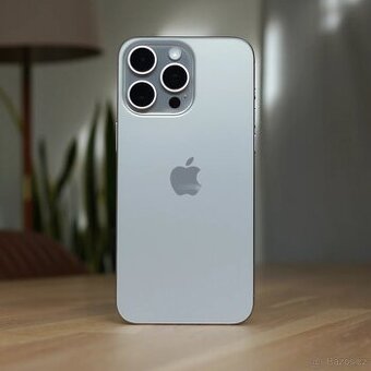 IPHONE 15 pro max 256 Titan.
