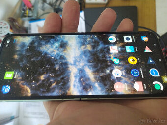 Samsung z flip 6 , 3x pouzdro , 12 GB RAM, 256 GB úložiště