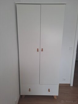 Šatní skříň