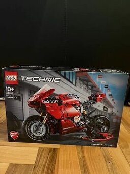 Nové Lego Technic 42107 Ducati Panigale V4 R