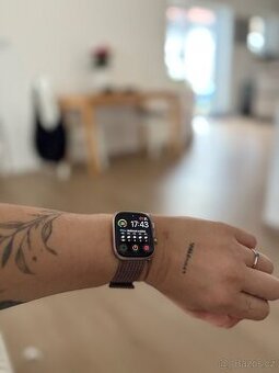 Apple Watch Series 10 42mm Růžově zlatý hliník