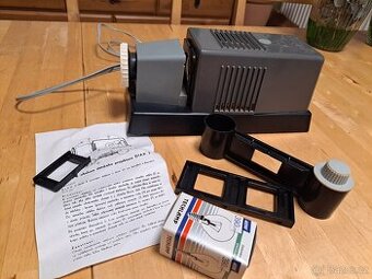 Promítačka DIAX 3 + 31 pohádek