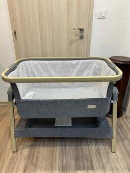 Kolébka / postýlka pro miminko s odnímatelnou bočnicí