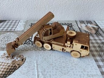 Nový dřevěný model Tatra 815-7 UDS