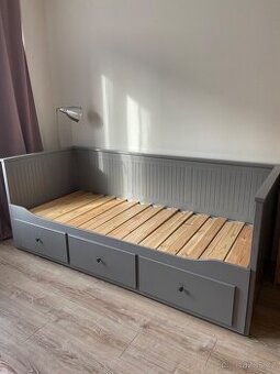 Hemnes Ikea postel