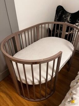 Rostoucí postýlka 7v1 včetně setu matrací